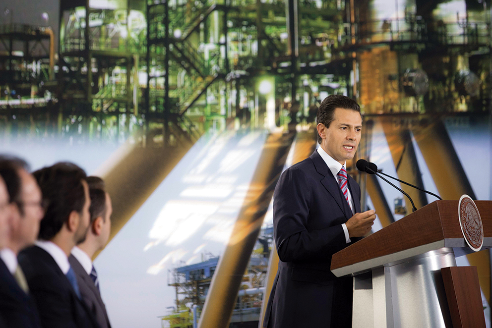 Photo of Encabeza el Presidente Enrique Peña Nieto la ceremonia conmemorativa del 78 aniversario de la Expropiación Petrolera