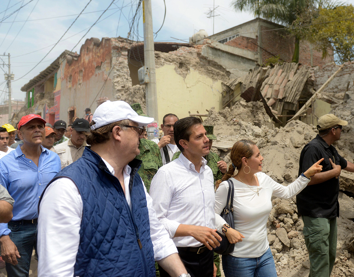 Photo of Compromete el Presidente Enrique Peña Nieto el apoyo del Gobierno de la República a la población de Morelos damnificada por el sismo de ayer