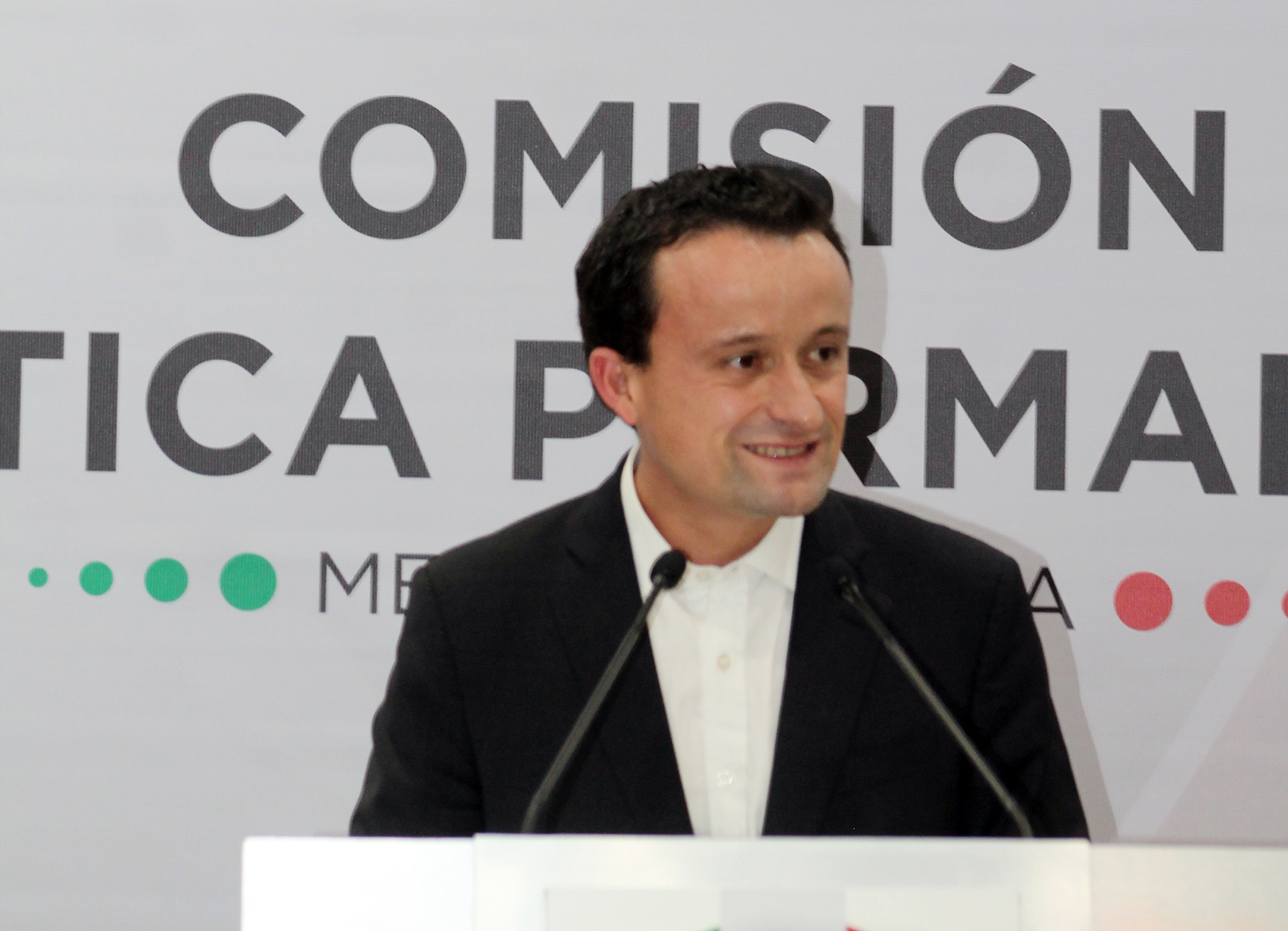 Photo of Mikel Arriola Peñalosa se registró ante el PRI por la precandidatura al Gobierno de la Ciudad de México