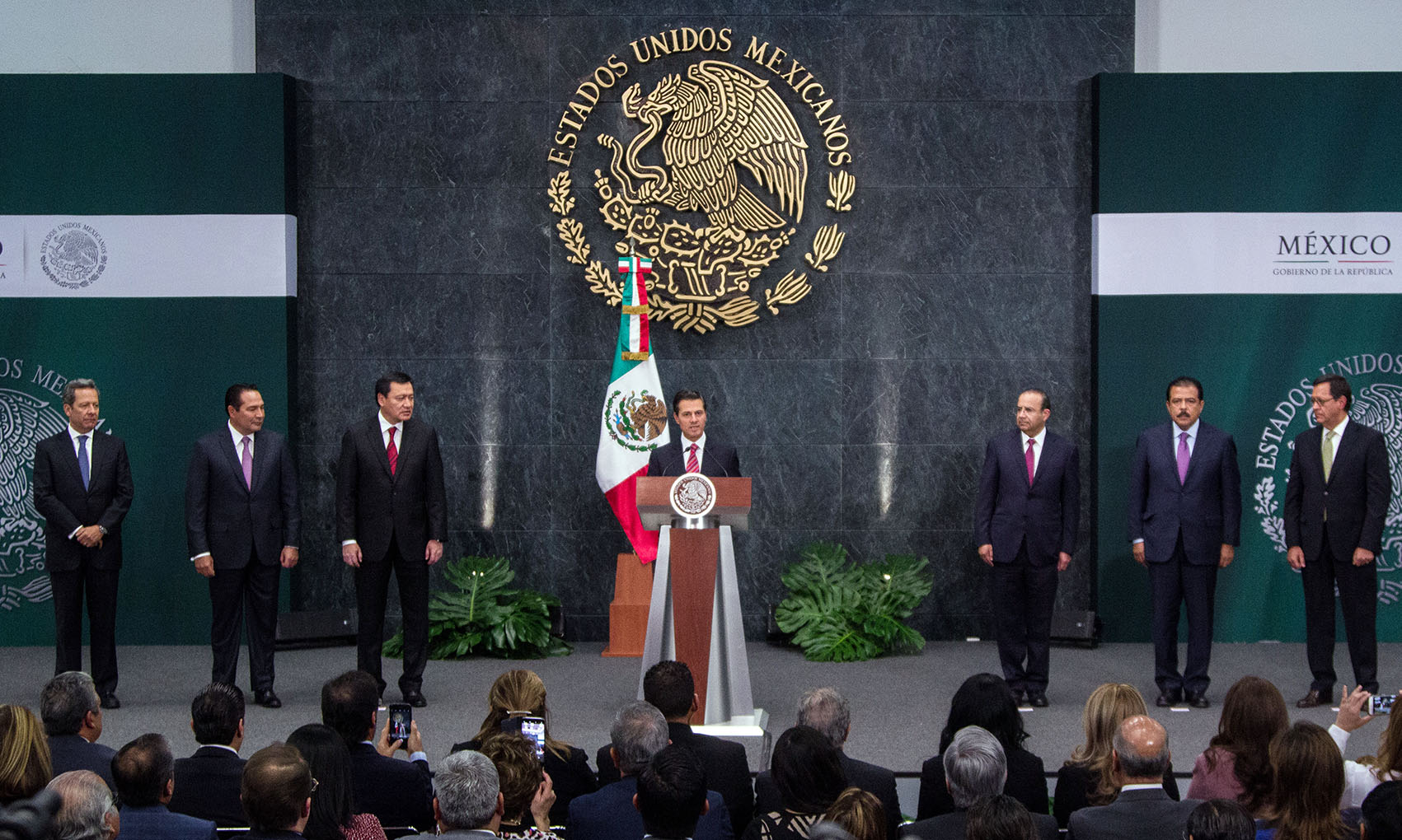 Photo of Renueva y fortalece su Gabinete el Presidente Peña Nieto