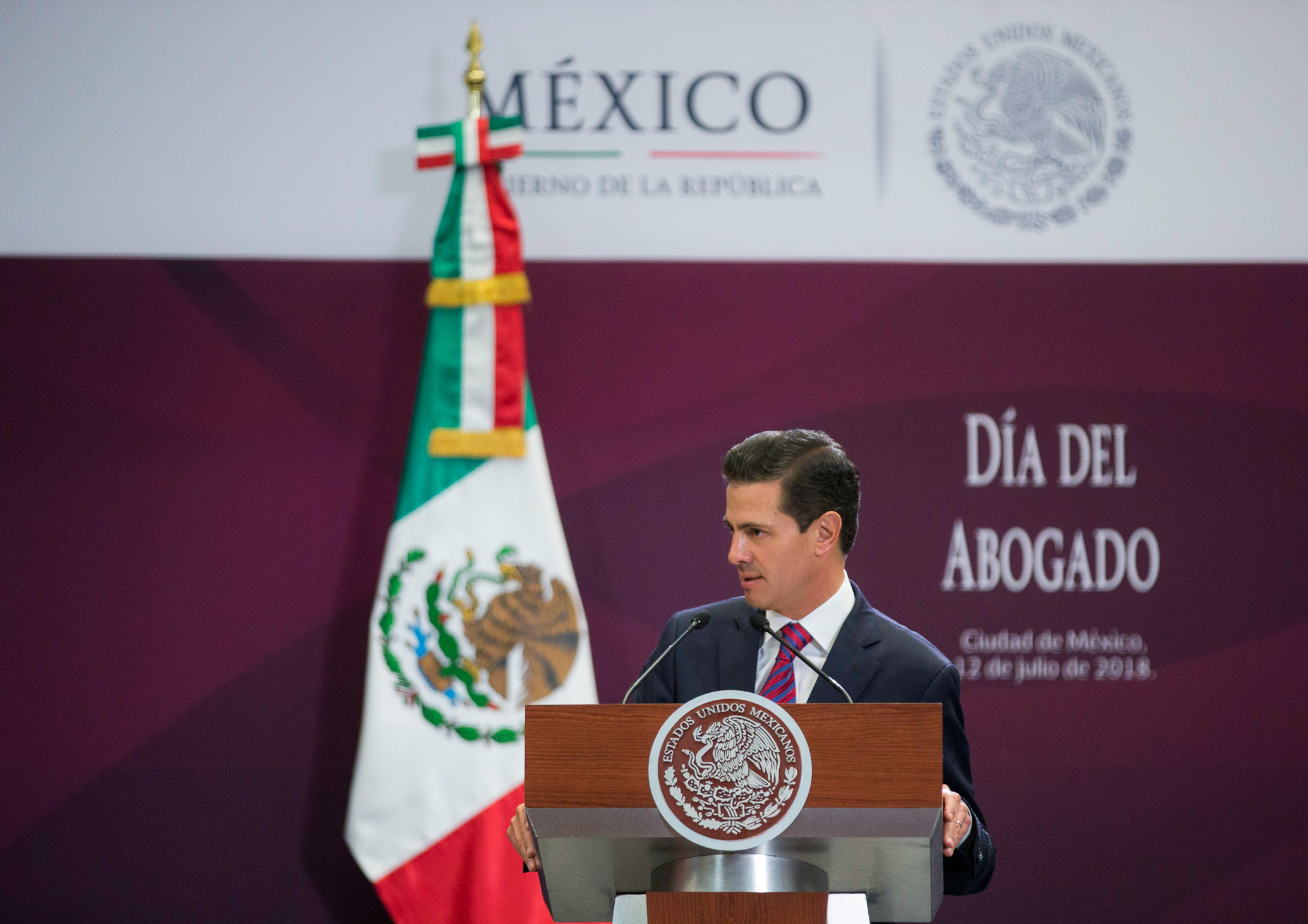 Photo of Como mexicanos debemos sentirnos orgullosos de vivir en un país de Leyes e Instituciones: Enrique Peña Nieto