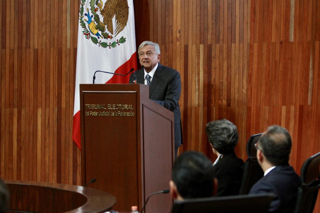 Photo of Palabras de Andrés Manuel López Obrador en la entrega de su constancia como Presidente Electo de México en el Tribunal Electoral del Poder Judicial de la Federación