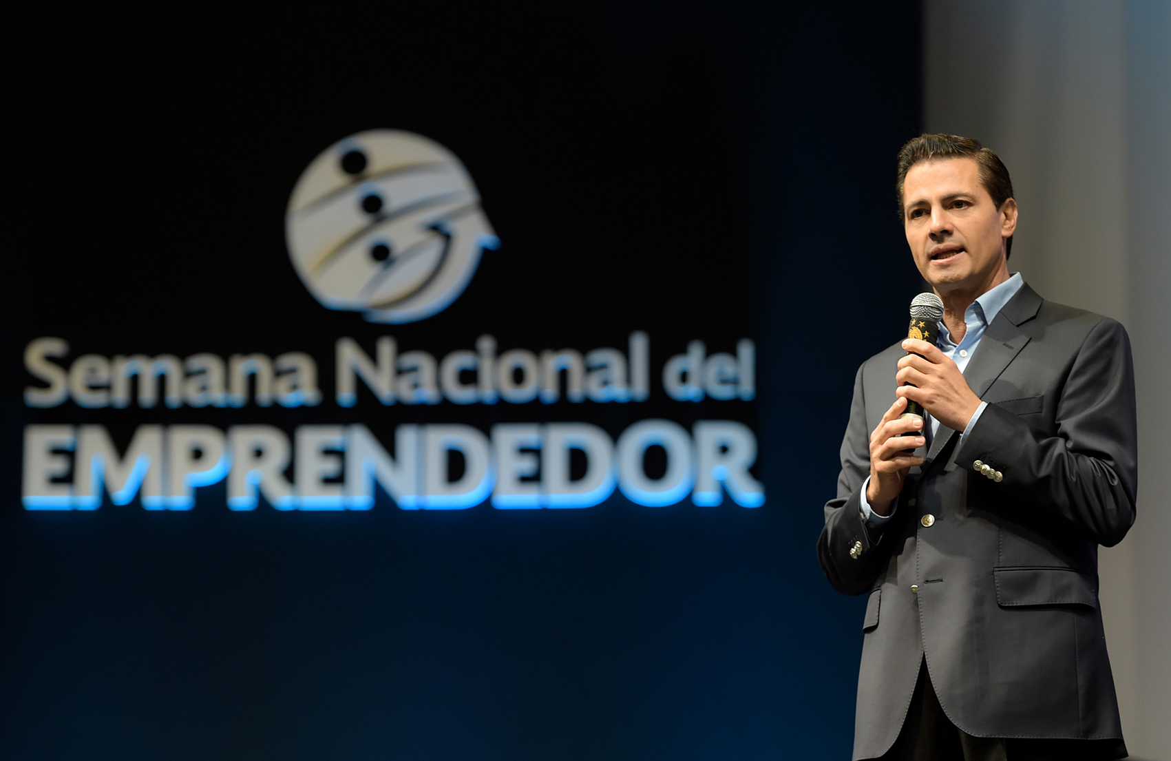 Photo of “Se han generado 3 millones 768 mil nuevos empleos en lo que va de la administración”: Enrique Peña Nieto