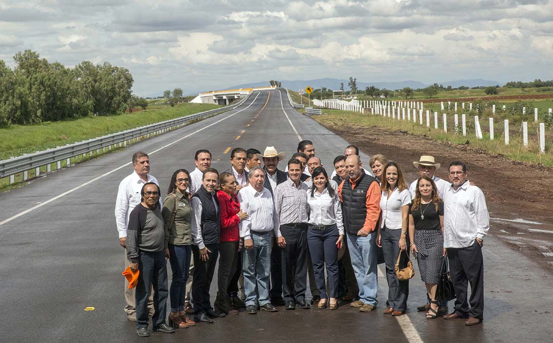 Photo of Un país que invierte en infraestructura está invirtiendo en el desarrollo y el progreso de una sociedad: Enrique Peña Nieto
