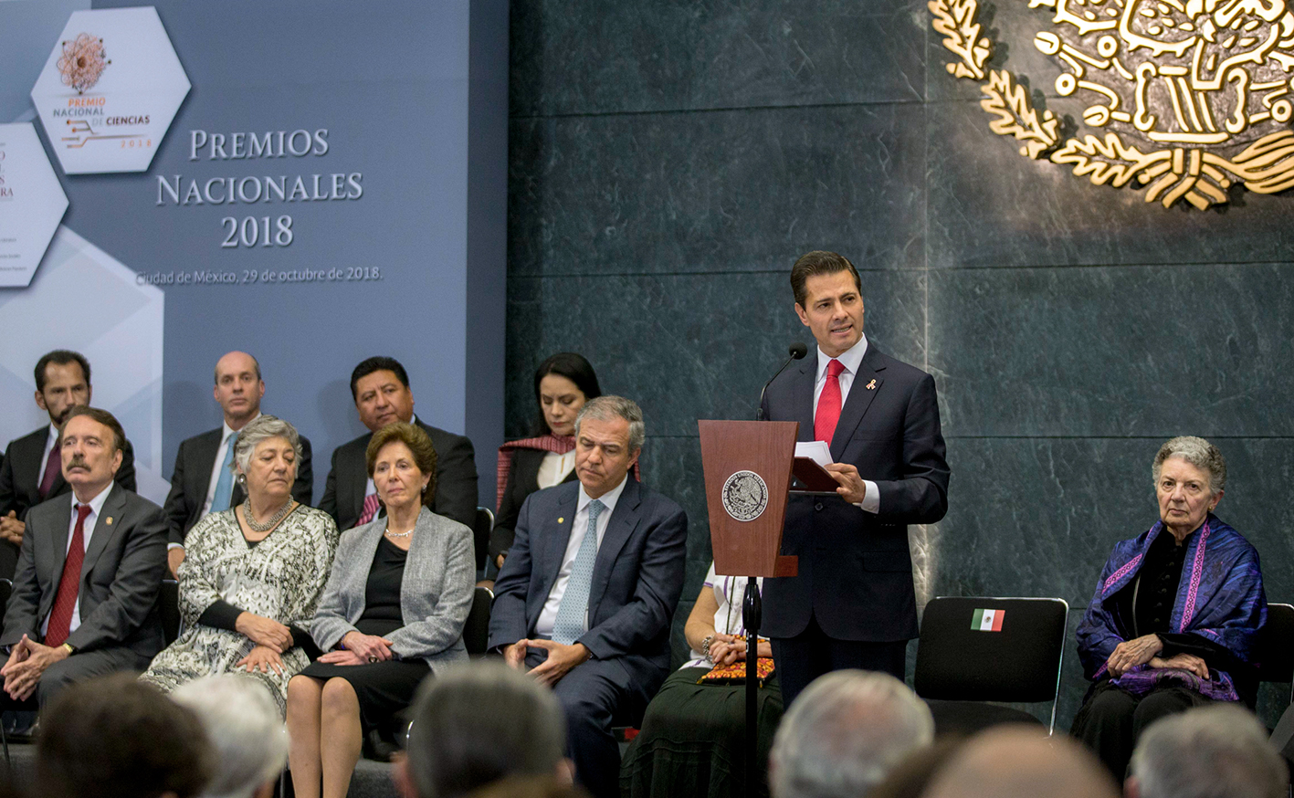 Photo of Mensaje del Presidente Enrique Peña Nieto sobre el anuncio hecho hoy por el Presidente Electo con respecto al proyecto del NAICM
