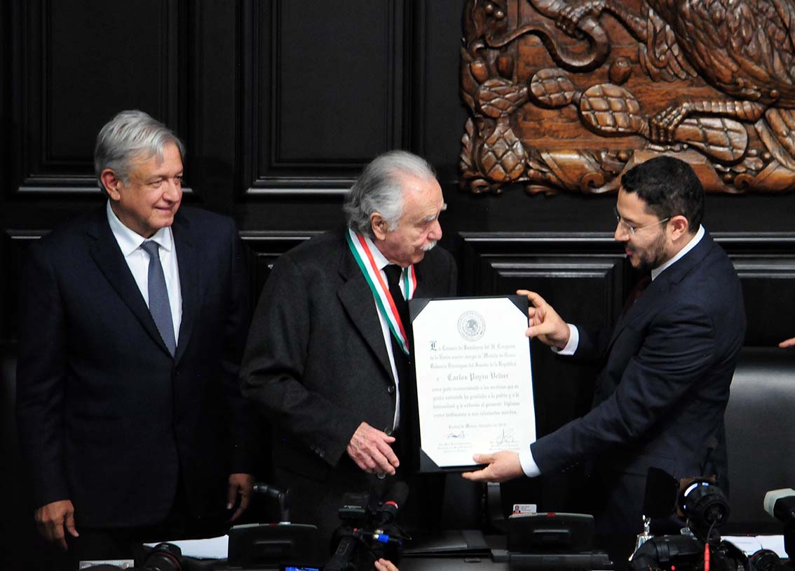 Photo of Medalla “Belisario Domínguez” al periodista Carlos Payán Velver otorga el Senado de la República