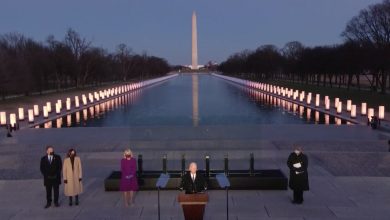 Photo of Biden rinde homenaje a los 400 mil muertos por COVID y enciende 400 luces ante el Obelisco en Washington