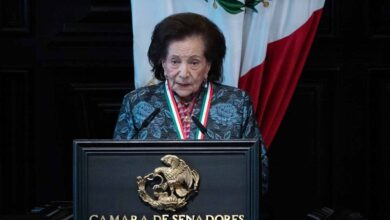 Photo of La Maestra Ifigenia Martínez Hernández recibió la medalla “Belisario Domínguez”