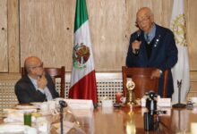 Photo of “Cuando veo un bisturí armónico que nos obsequian los Rotarios, también veo a un niño que salvar”: Dr. Víctor Olivar López